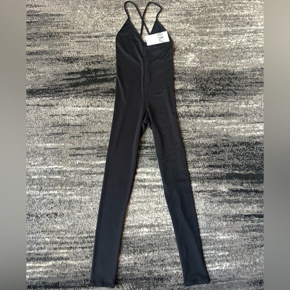 NWT ZARA One Piece Pull On V-Neck Jumpsuit With Criss Cross Straps - Picture 1 of 10